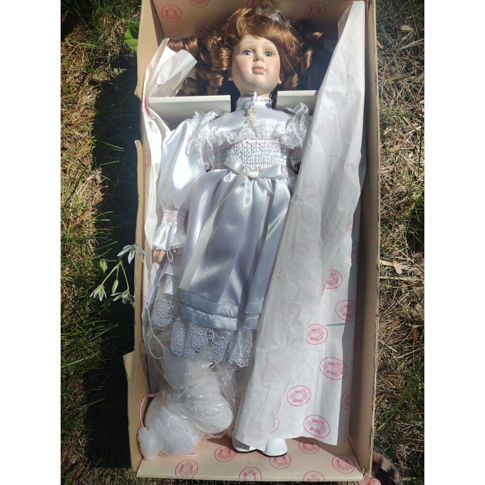 Gorgeous Porcelain Doll "Caroline" by Design Debut  21" Limited Edition 475/1500